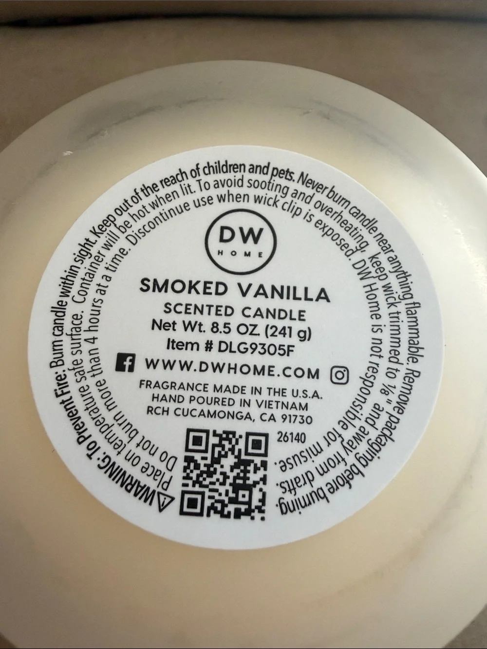 DW Home Smoked Vanilla Scented Candle – 8.5 oz – NEW